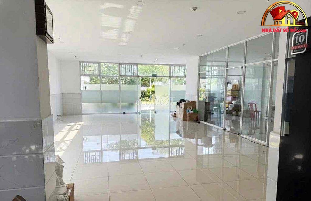 Căn Shophouse 1 trệt 1 lầu, 250m2 – Đang chờ bạn khai thác thương mại – 16.5 tỷ