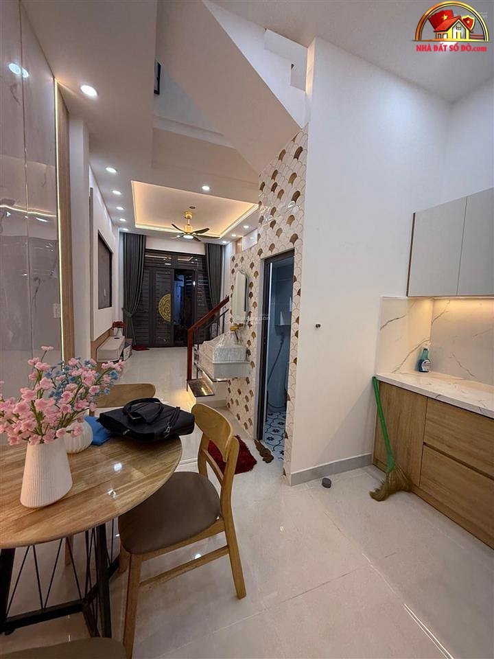 Căn nhà hẻm thông thoáng, gần sân bay Tân Sơn Nhất… – Bán nhà trong ngõ, hẻm Quận Tân Bình – TP Hồ Chí Minh giá 5 – 7 tỷ