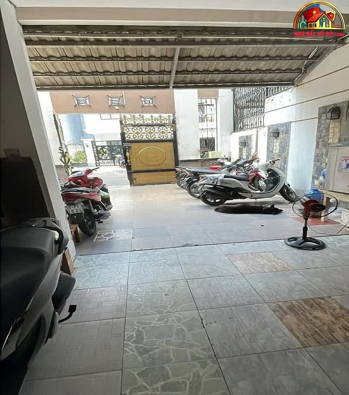 Bán CHDV Lê Văn Sỹ, Tân Bình 245m² – Giá 42.9 tỷ, thương lượng ngay!