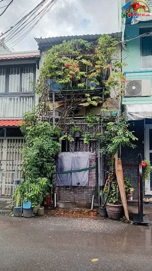 Nhà mặt tiền Hoàng Diệu, Quận 4 – 13 m² chỉ 2.6 tỷ, XE HƠI NGỦ TRƯỚC NHÀ