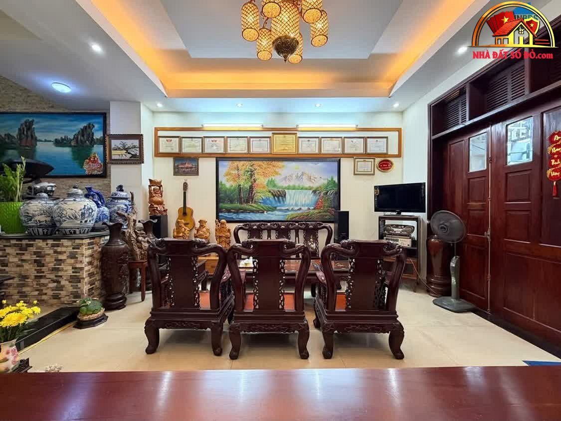 Bán nhà 4 tầng hẻm xe hơi – 98m² – Giá chỉ 24.5 tỷ – Hồ Chí Minh