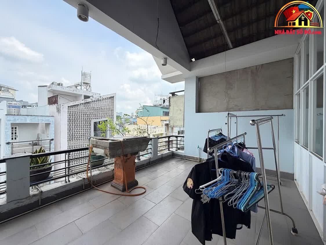 Bán nhà 4 tầng hẻm xe hơi – 98m² – Giá chỉ 24.5 tỷ – Hồ Chí Minh