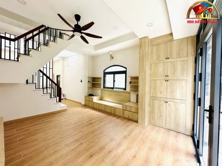 Nhà mặt tiền Đoàn Văn Bơ sang trọng, 37m², chỉ 5.5 tỷ – Bán nhà riêng tại Quận 4