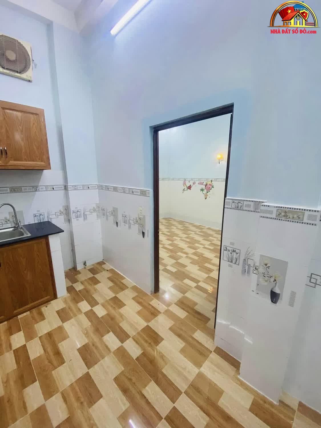 Nhà 3 tầng nở hậu, đường 10m gần chợ – Quận 8 –