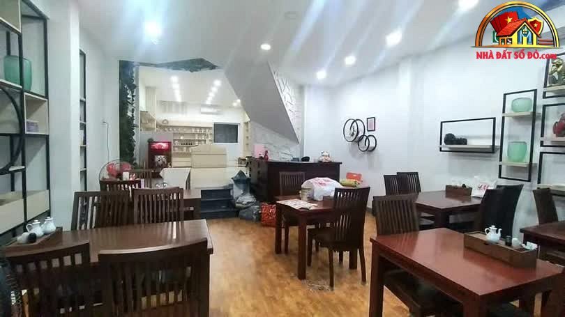 Bán nhà mặt phố Nguyễn Đình Chính, diện tích 102m2 – 21.5 tỷ – Cơ hội vàng cho nhà đầu tư