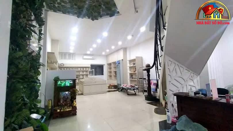 Bán nhà mặt phố Nguyễn Đình Chính, diện tích 102m2 – 21.5 tỷ – Cơ hội vàng cho nhà đầu tư