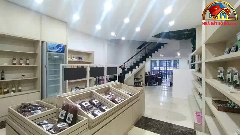 Bán nhà mặt phố Nguyễn Đình Chính, diện tích 102m2 – 21.5 tỷ – Cơ hội vàng cho nhà đầu tư