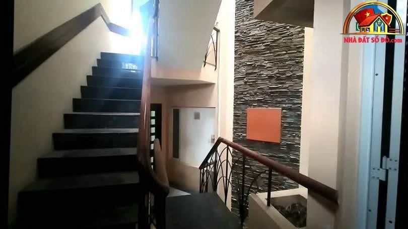 Bán nhà mặt phố Nguyễn Đình Chính, diện tích 102m2 – 21.5 tỷ – Cơ hội vàng cho nhà đầu tư