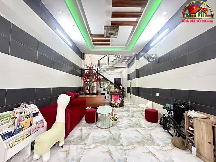 Mặt tiền kinh doanh 100m2, 3 tầng – thương lượng 11.5 tỷ – Tân Phú –