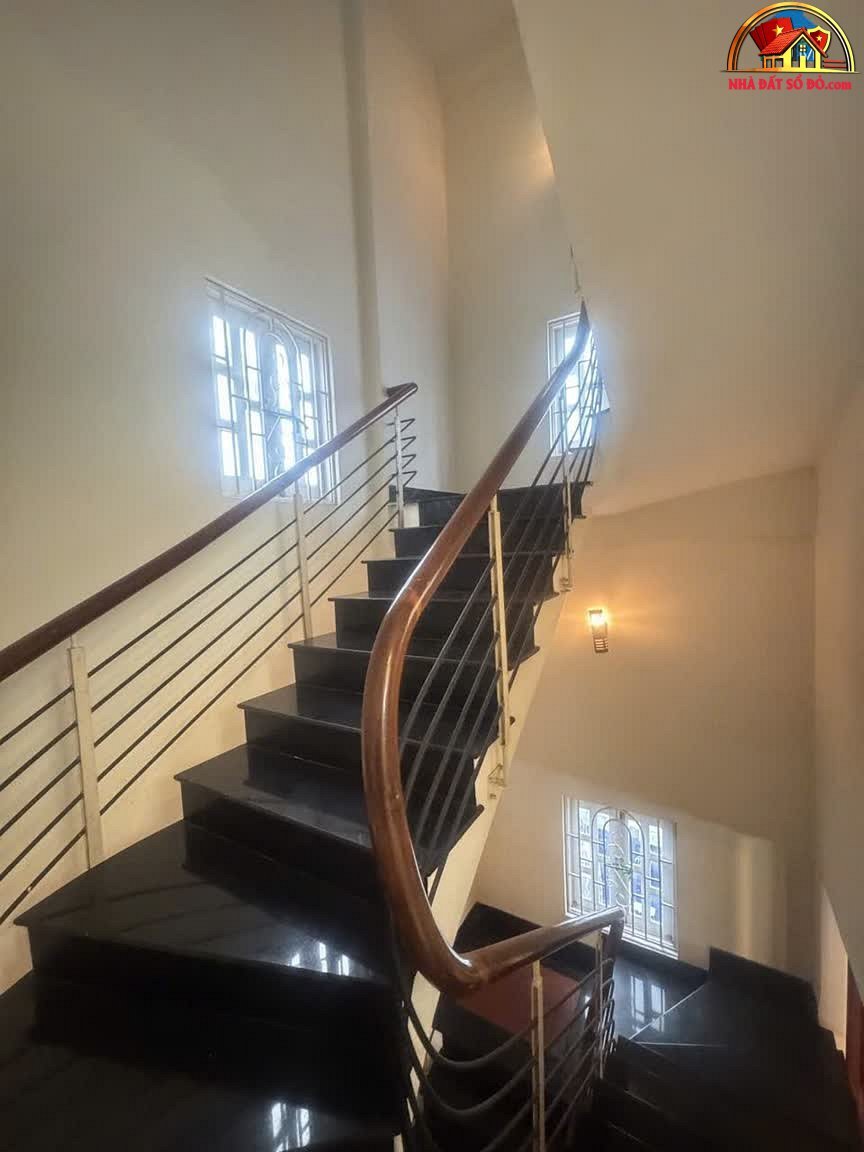 Nhà 4 Tầng Ô Tô Đỗ Cửa – Kinh Doanh Tốt – Giá Chỉ 8 Tỷ – Bán Nhà Đường Nguyễn Văn Linh – Hải Châu – Đà Nẵng – NHÀ ĐẤT BẤT ĐỘNG SẢN SỔ ĐỎ