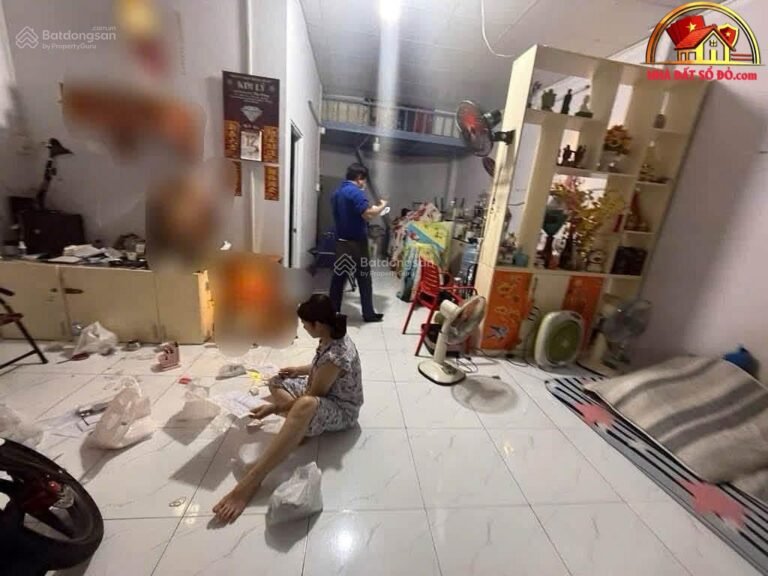 Nhà 2 tầng 3 mặt tiền – Gần chợ – 105 m2 – Giá 9,3 tỷ – NHÀ ĐẤT BẤT ĐỘNG SẢN SỔ ĐỎ