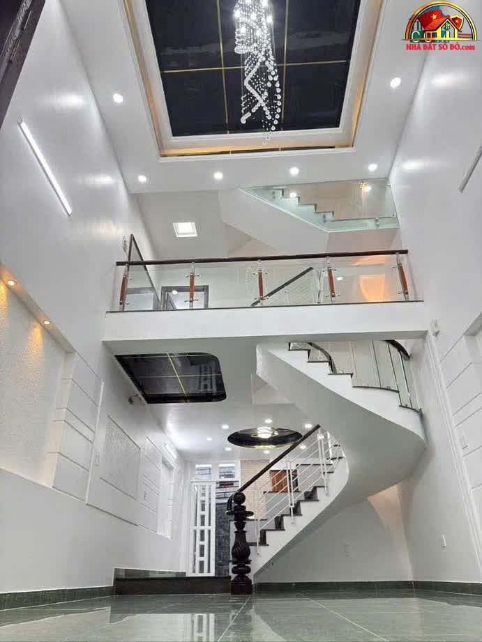 Bán nhà mặt phố 93m² 5 lầu giá chỉ 11.8 tỷ – Bất động sản sổ đỏ