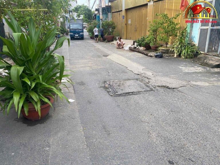 Hẻm xe hơi 4 tầng, 4 phòng ngủ – 5.7 tỷ &#82… – Bán nhà trong ngõ, hẻm Quận Bình Tân – TP Hồ Chí Minh giá 5 – 7 tỷ