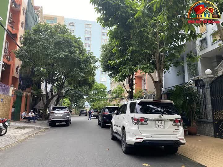 Biệt thự sang trọng ngay sân bay – 16 tỷ – 100 m² – Bán nhà biệt thự, liền kề