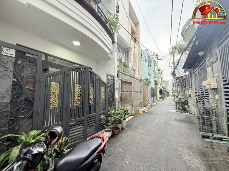 Nhà 2 tầng rộng 52m² ngay ngã 4 Hàng Xanh – Giá 6.8 tỷ – Bán nhà đất sổ đỏ