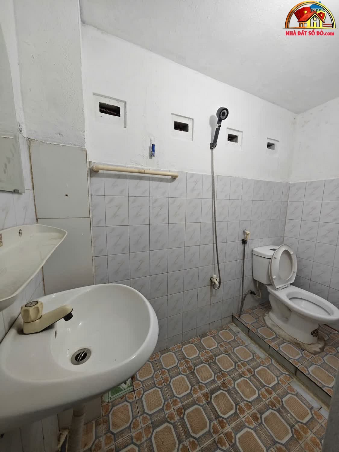 Nhà mê lửng 2 mặt kiệt, giá chỉ 3.85 tỷ tại Nguyễn Phước Nguyên – NHÀ ĐẤT BẤT ĐỘNG SẢN SỔ ĐỎ