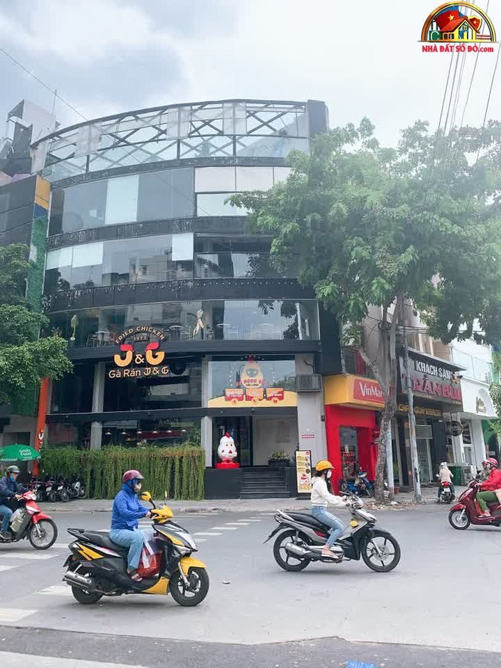 Nhà mặt phố Phan Xích Long, DT 80m², giá chỉ 29.9 tỷ – Bán gấp