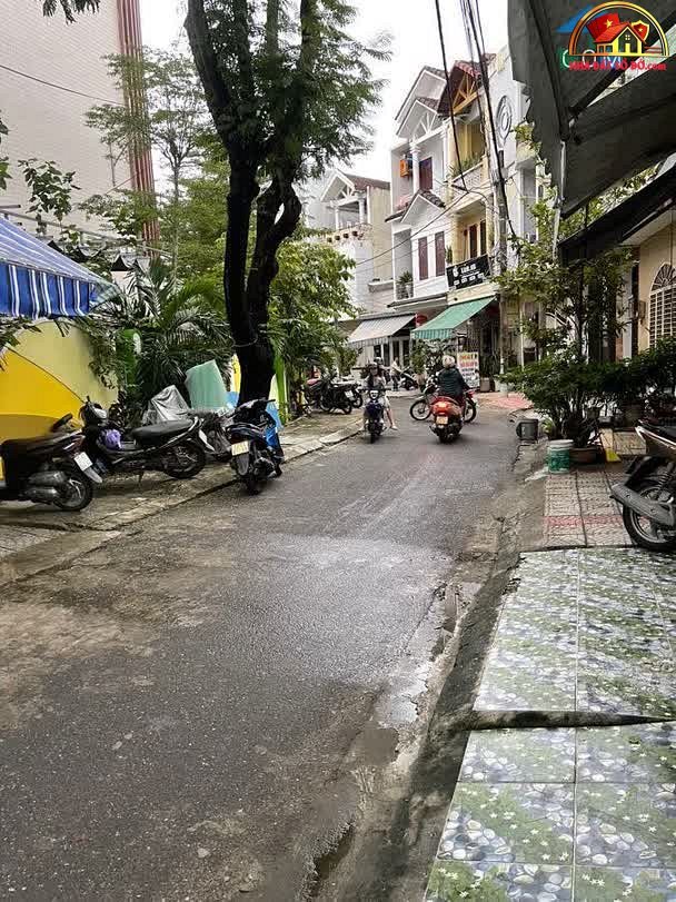 Nhà 2 tầng nở hậu phong thủy, giá 13.5 tỷ tại Hải … – Bán nhà trong ngõ, hẻm Quận Hải Châu – Đà Nẵng giá 10 – 15 tỷ