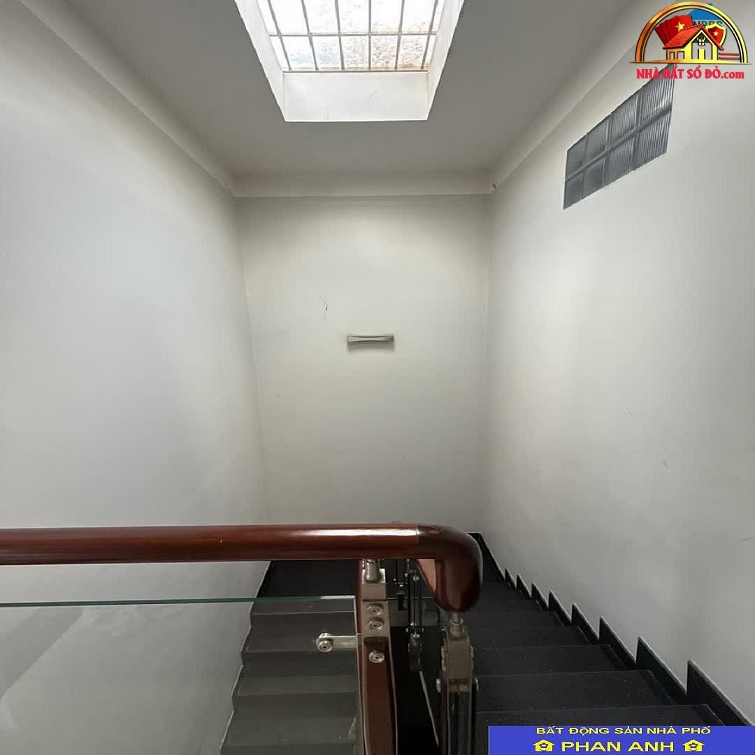 Nhà mặt phố 4 tầng, 80m², thỏa thuận tại Quận 2 – Sở hữu ngay vị trí kinh doanh thuận lợi