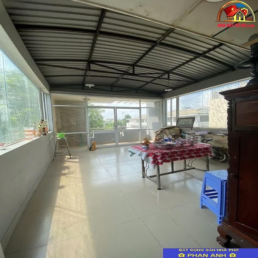 Nhà mặt phố 4 tầng, 80m², thỏa thuận tại Quận 2 – Sở hữu ngay vị trí kinh doanh thuận lợi
