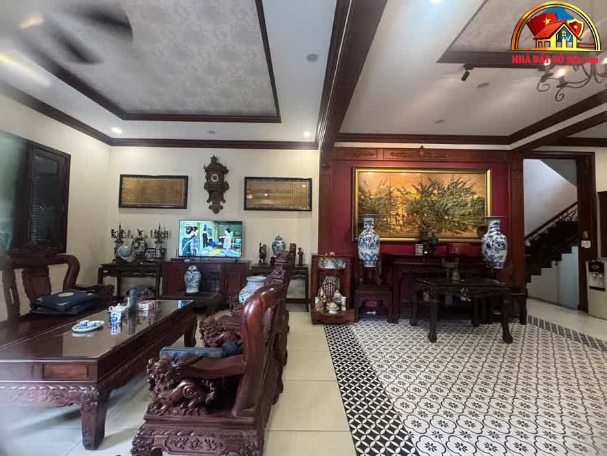 Biệt thự 4 tầng sang trọng gần công viên Hồ Trái Tim – 620m² – 51 tỷ