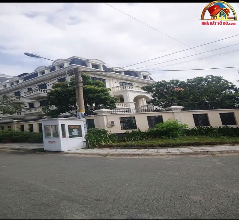 Biệt thự 4 tầng sang trọng gần công viên Hồ Trái Tim – 620m² – 51 tỷ