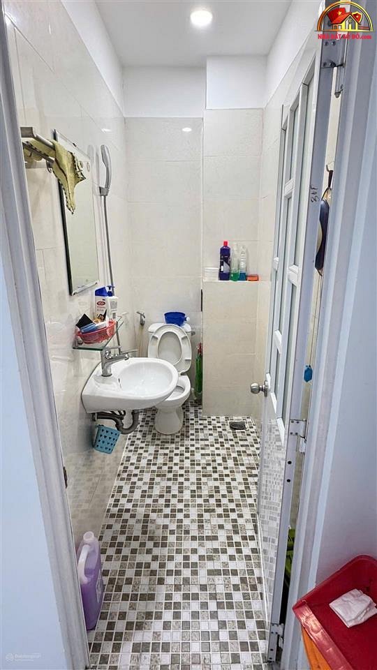 Bán nhà hẻm rộng, 4PN, 6WC, giá hót 7.3 tỷ – Nguyễn Chí Thanh – Quận 11 – NHÀ ĐẤT BẤT ĐỘNG SẢN SỔ ĐỎ