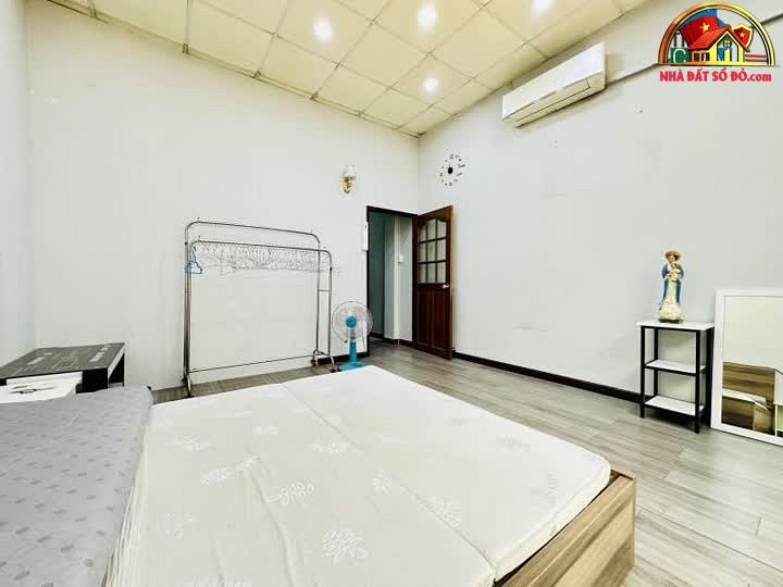 Nhà nở hậu 4PN với diện tích 61m², giá chỉ 2.95 tỷ – Bán nhanh tại Bình Đông, Quận 8, Hồ Chí Minh