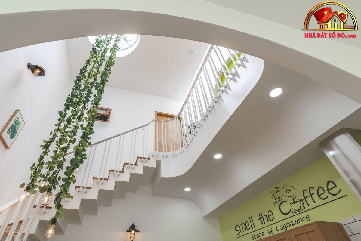 Ngôi nhà dùng gam màu chói lóa, độc đáo và đẹp đến không ngờ - Ảnh 20.