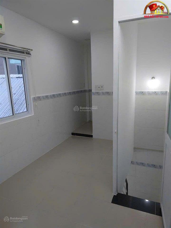 Nhà mới tại Phan Xích Long, 14m2 – 2.3 tỷ – Gần hẻm xe hơi