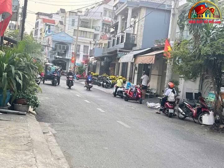 Nhà Làng Hoa, Gò Vấp, 4 phòng ngủ, Giá 5.3 tỷ – BĐS SỔ ĐỎ