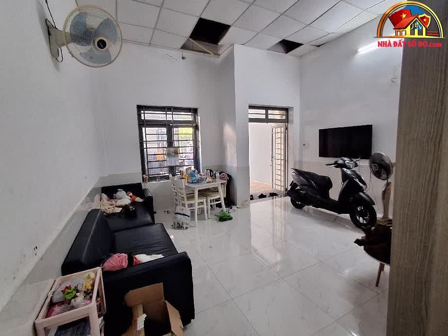 Nhà riêng 100m² HXH Quận 7 – Giá 7.9 tỷ – Tiện xây mới tự do – Bán nhà đất sổ đỏ