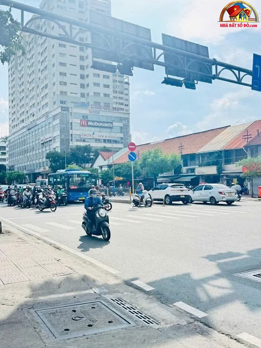 Bán nhà mặt tiền Hoàng Diệu, diện tích 17m², giá c… – Bán nhà mặt phố Quận 1 – TP Hồ Chí Minh giá Dưới 3 tỷ