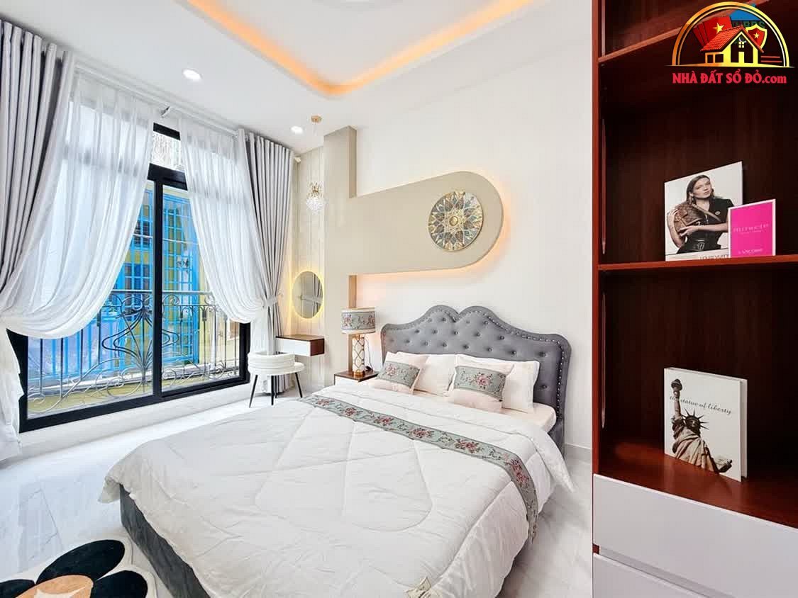 Nhà 4 tầng Phan Xích Long, nội thất sang trọng, giá 8.2 tỷ – bán nhà đất