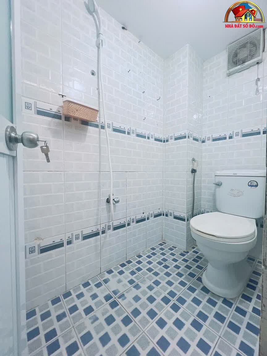 Nhà mặt phố 24m², 2.95 tỷ – Tiện nghi đầy đủ tại Quận 4 – Hồ Chí Minh – NHÀ ĐẤT BẤT ĐỘNG SẢN SỔ ĐỎ