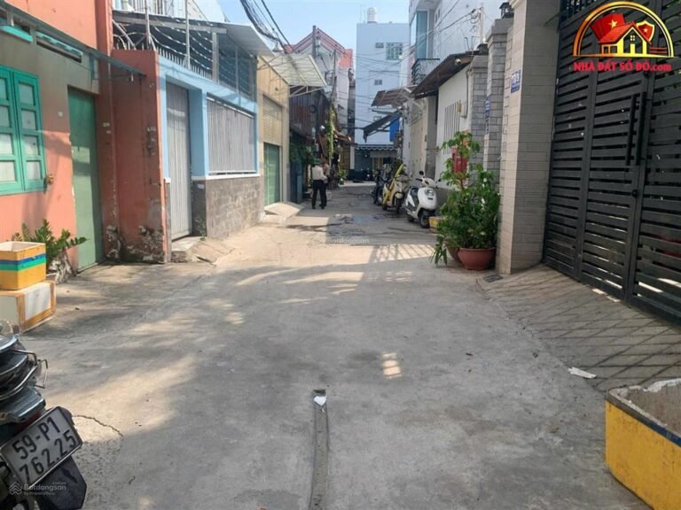 Nhà 3 tầng hẻm 4m xe hơi đỗ cửa – 40m² – 4.26 tỷ – Tân Phú