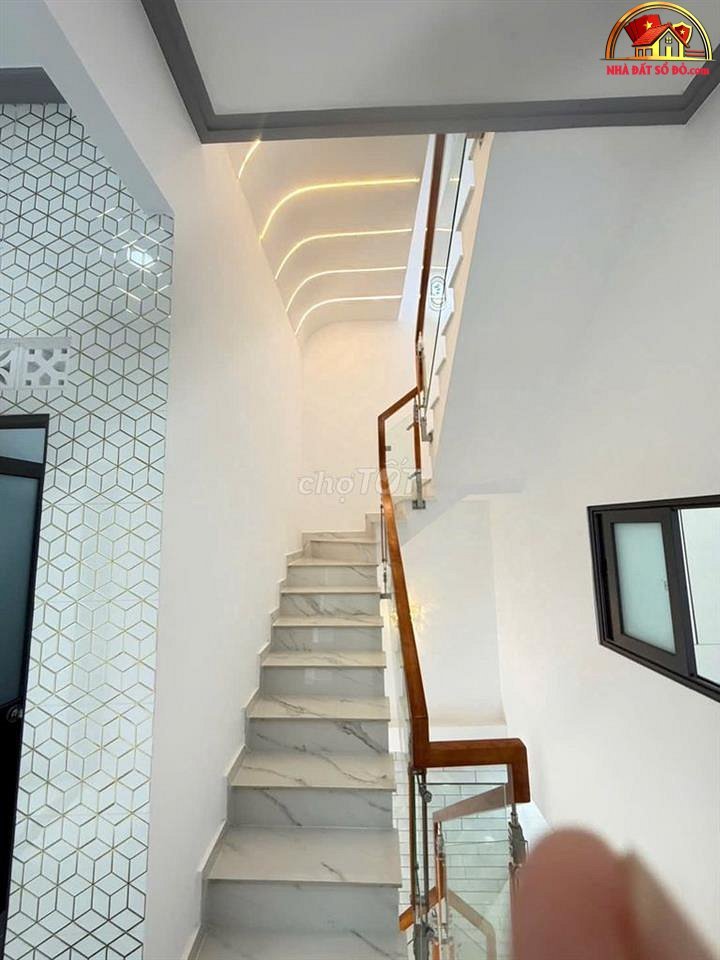 Nhà đẹp Bình Tân 3 tầng hẻm xe hơi, giá 5.8 tỷ – Đường Bùi Tư Toàn
