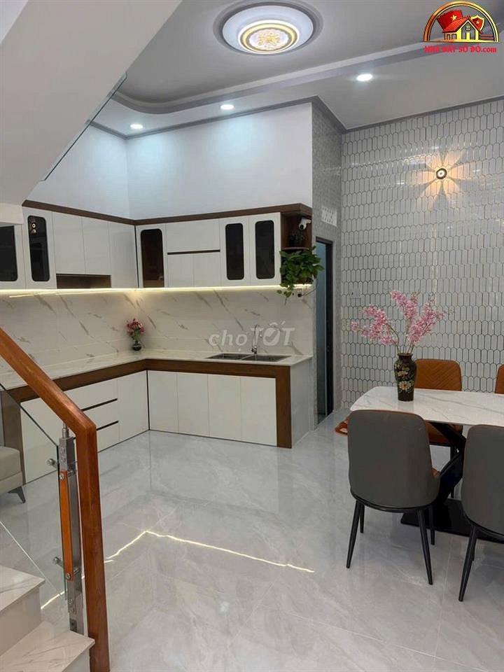 Nhà đẹp Bình Tân 3 tầng hẻm xe hơi, giá 5.8 tỷ – Đường Bùi Tư Toàn