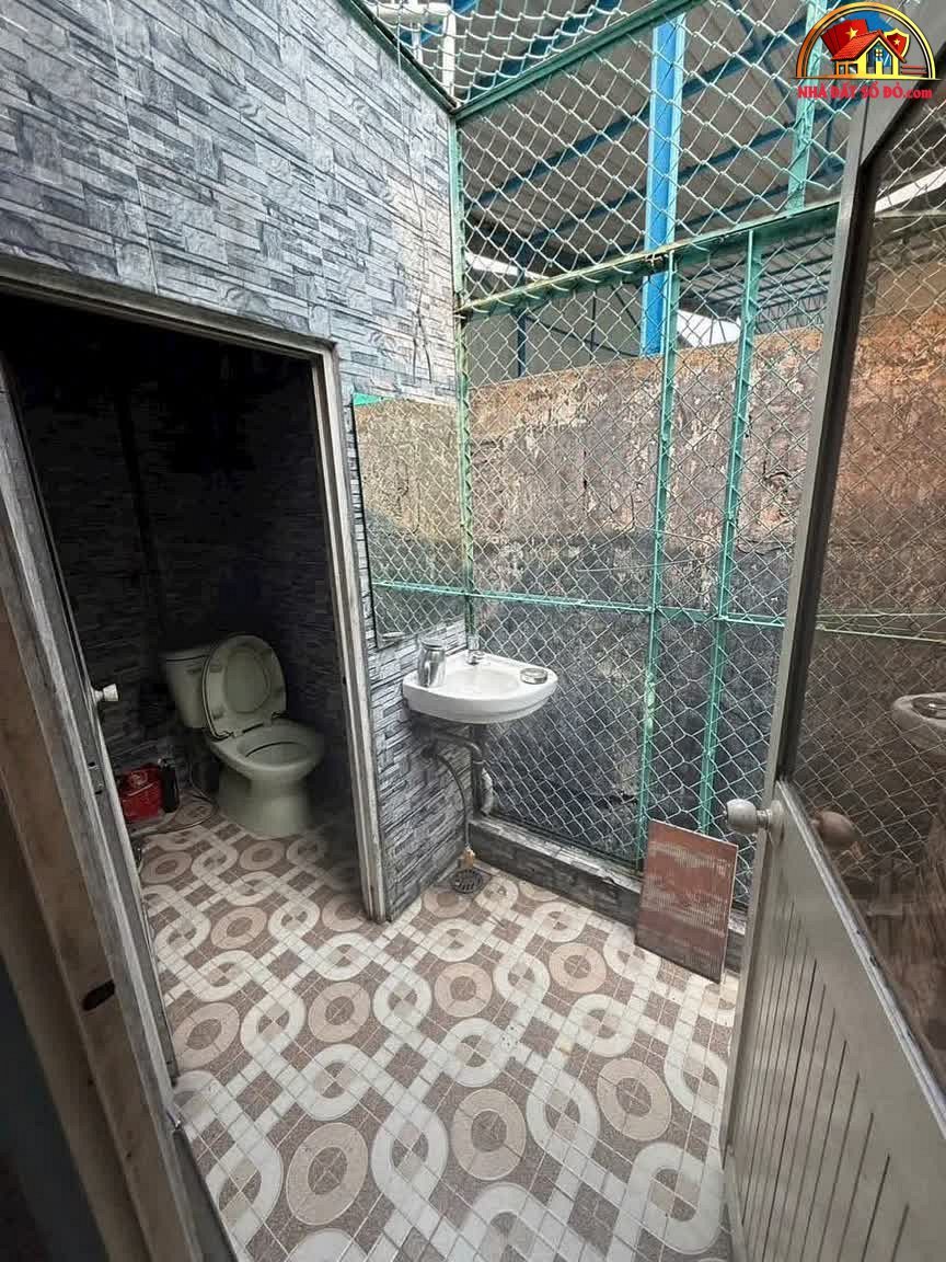 Nhà 33m² HXH Lãnh Binh Thăng, Quận 11 – Giá 5.98 tỷ – Gần Chợ và Trường Học