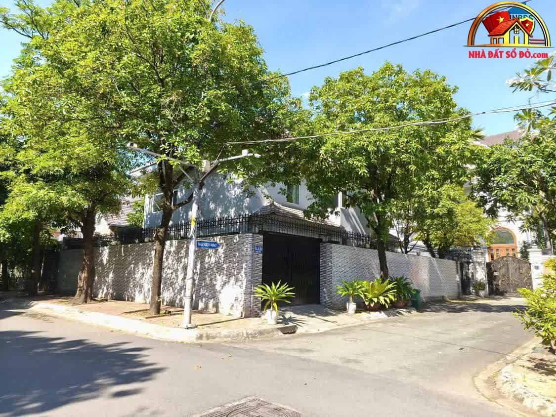 Bán villa góc 2 mặt tiền đường trục chính Thảo Điền – 406 m² – 120 tỷ