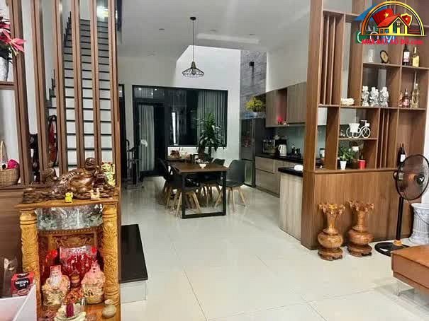 Nhà biệt thự đẹp 3 tầng kiên cố – Gần sông thoáng mát – Giá thỏa thuận – NHÀ ĐẤT BẤT ĐỘNG SẢN SỔ ĐỎ