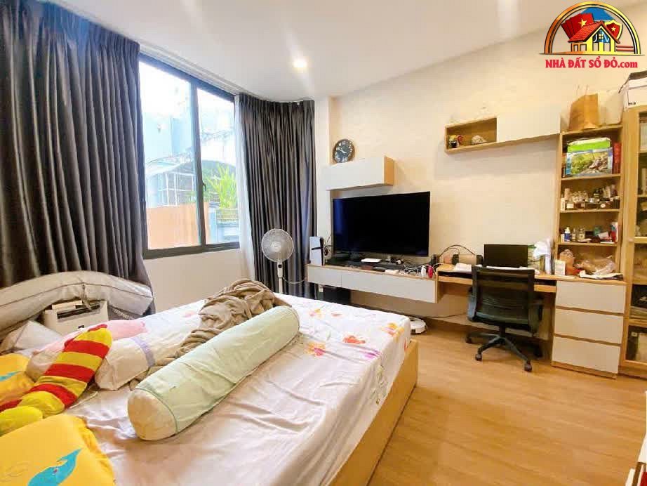 Nhà mặt tiền 2 mặt thoáng, gần Quận 1 – 40m² – 7 tỷ – Bán nhà đất