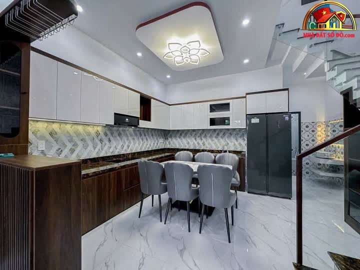 Nhà 3 tầng hiện đại, đầy đủ nội thất – Diện … – Bán nhà phân lô, liền kề Quận Liên Chiểu – Đà Nẵng giá 3 – 5 tỷ
