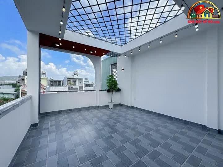 Nhà 3 tầng hiện đại, đầy đủ nội thất – Diện … – Bán nhà phân lô, liền kề Quận Liên Chiểu – Đà Nẵng giá 3 – 5 tỷ