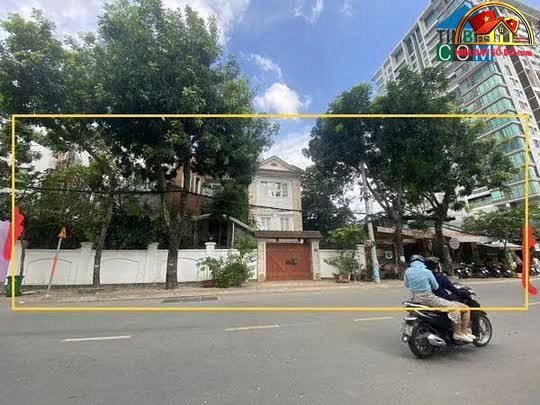 Biệt thự mặt phố Nguyễn Văn Hưởng – Sang trọng, giá 220 tỷ – Bán nhà đất quận 2