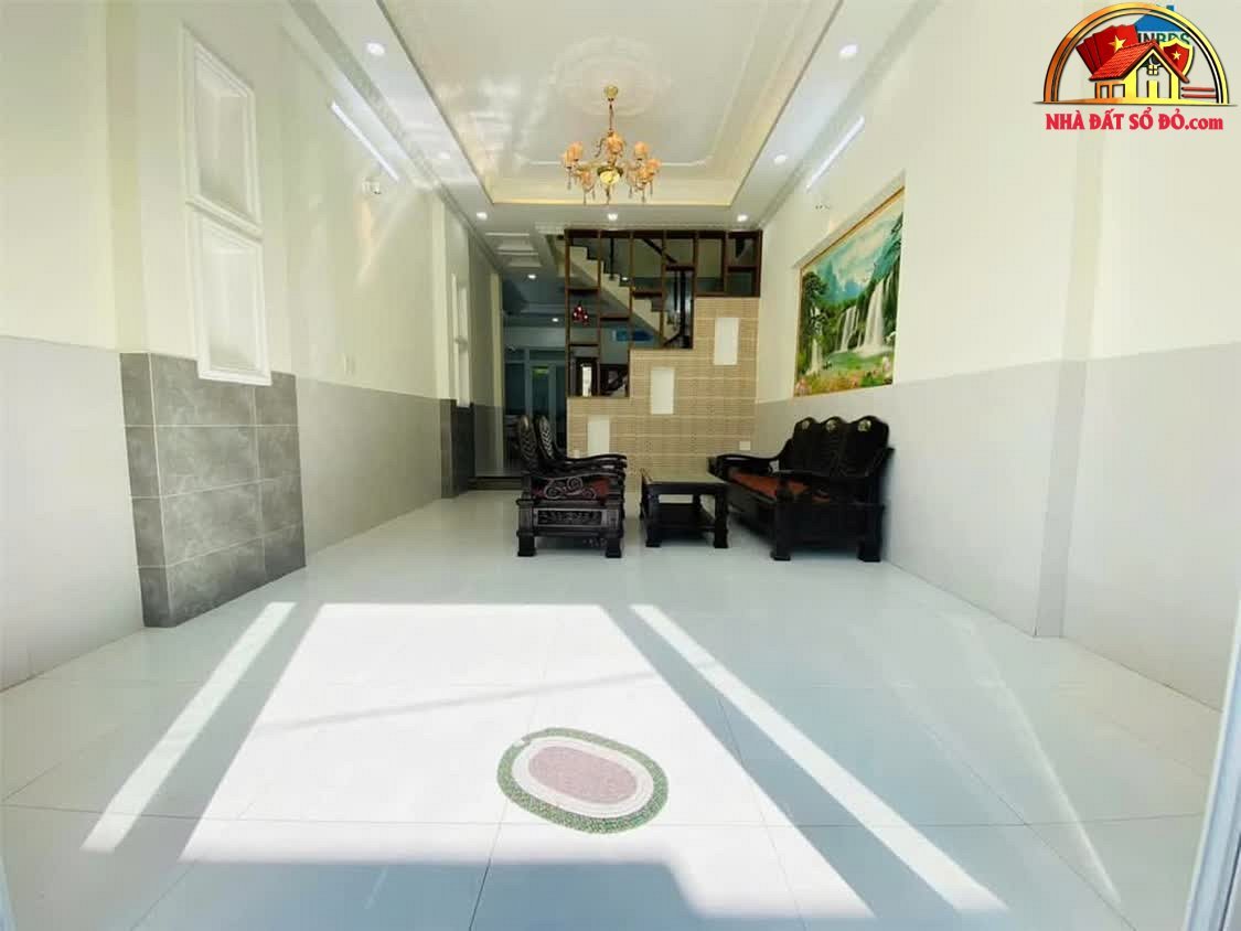 Nhà Bè 83m² Nở Hậu, 2 Tầng, Giá 4.9 Tỷ – Bán Nhà Đất Huỳnh Tấn Phát