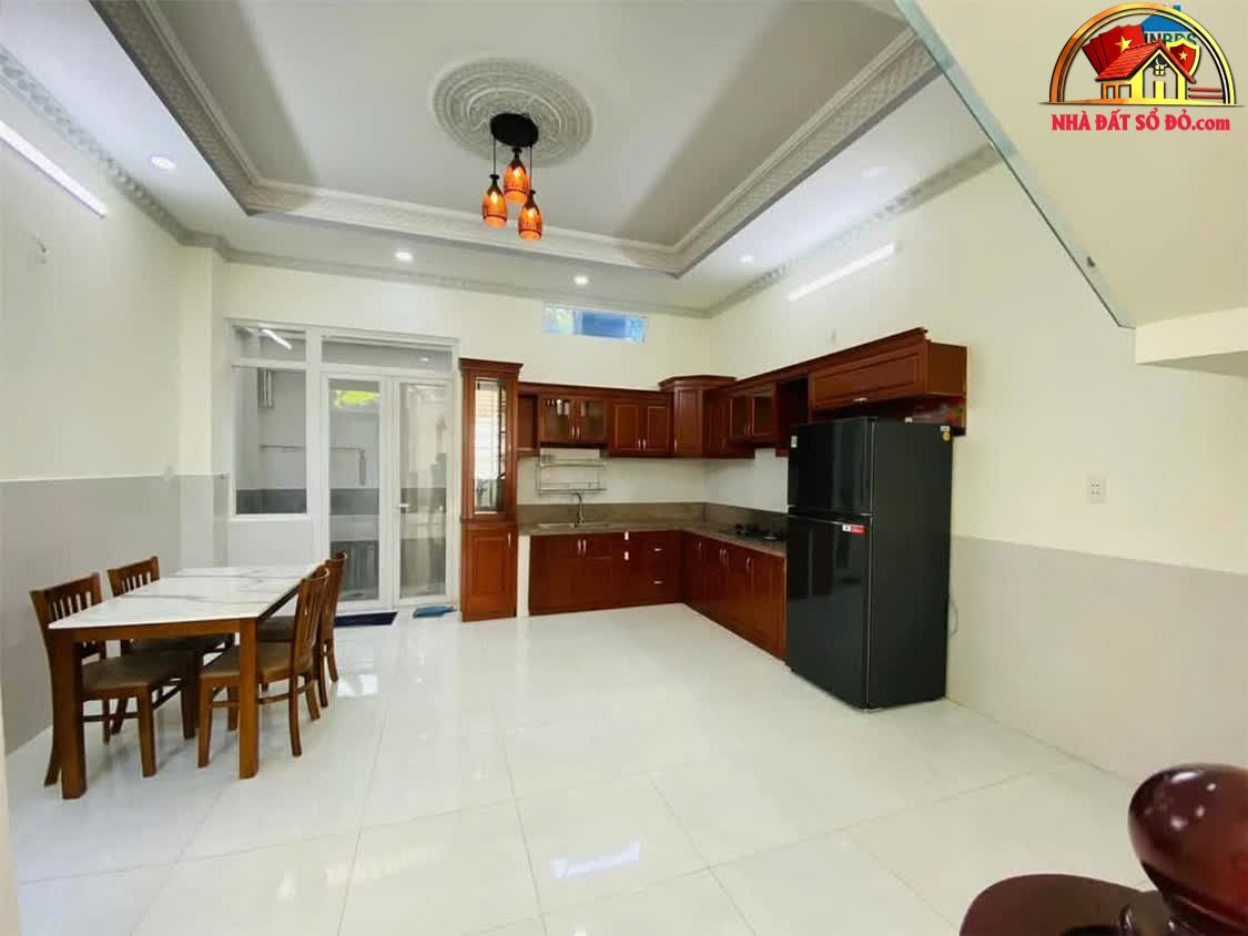 Nhà Bè 83m² Nở Hậu, 2 Tầng, Giá 4.9 Tỷ – Bán Nhà Đất Huỳnh Tấn Phát