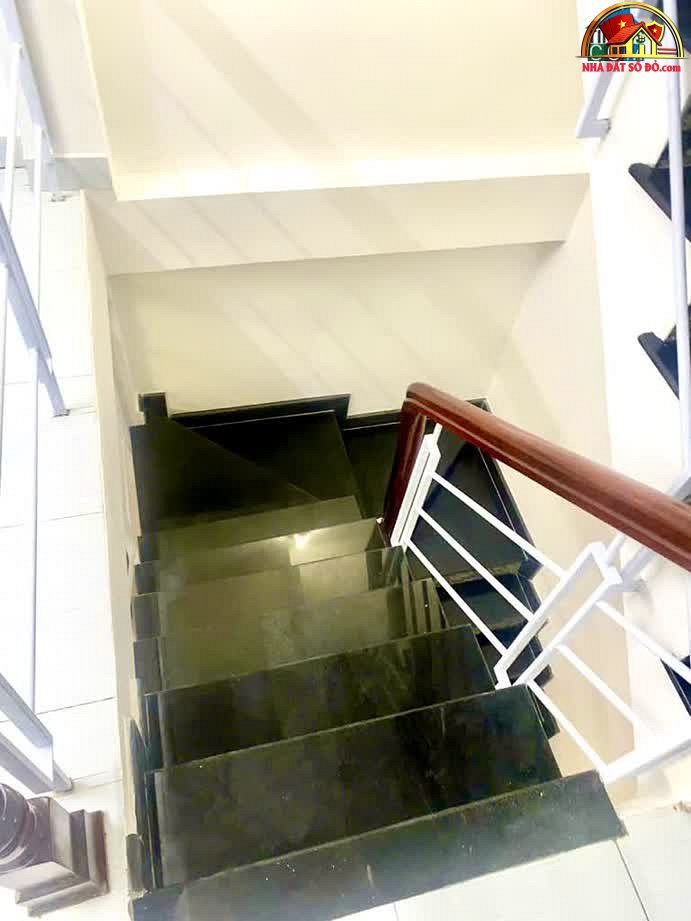 Nhà hẻm xe hơi 3 tầng gần ngã 6 Cộng Hoà – Cực đẹp chỉ 8.9 tỷ – Bán nhà riêng Quận 3