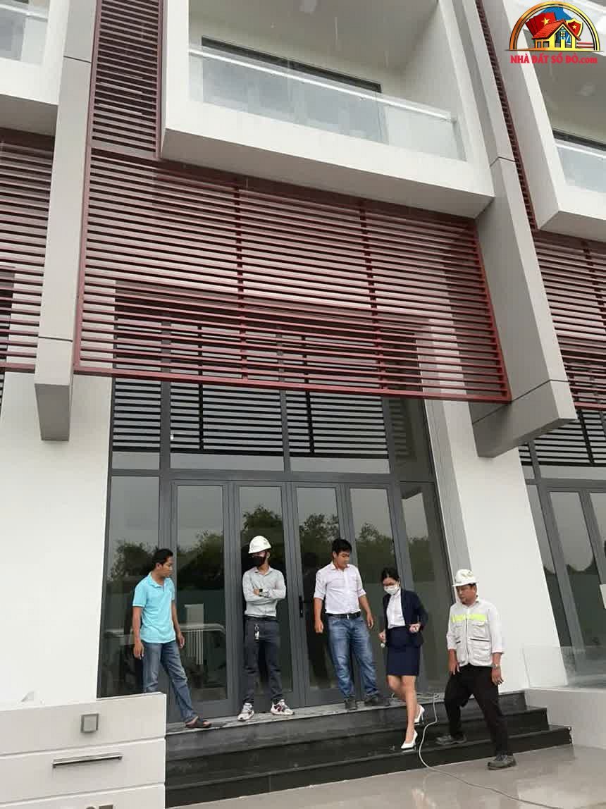 Nhà 4 Lầu Đường Hoa Ban – Khu Đô Thị Phố Đông Village – 11 tỷ – Sổ Đỏ