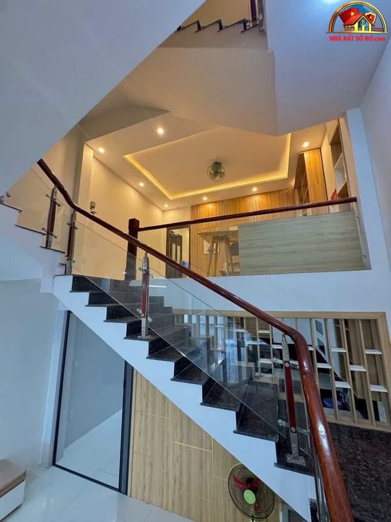 Cần bán tòa căn hộ 5 tầng mặt phố Trường Sa diện tích 100m² – 13,5 tỷ